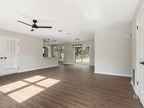 3rd image of 108 Greenbriar Drive