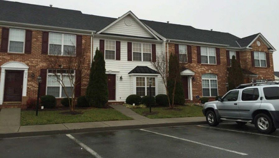 2nd image of 916 Dominion Townes Ct