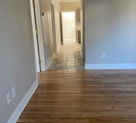 5th image of 326 Gray Ave