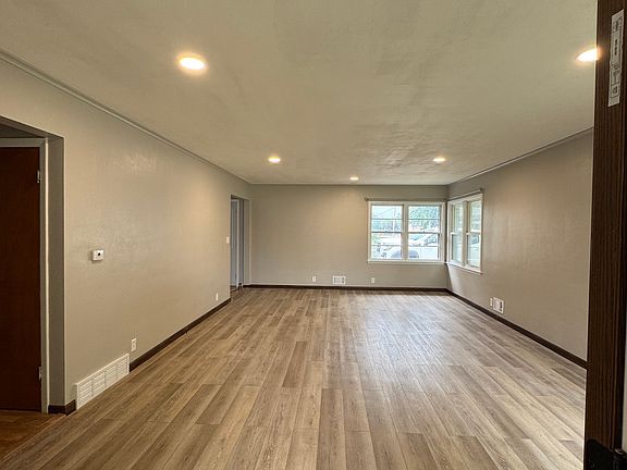 5th image of 805 N 3rd St