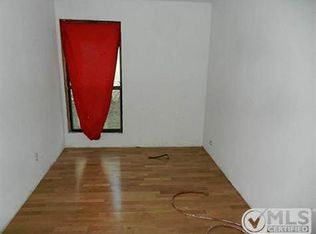 417 E Tarrant St, Bowie, TX 76230