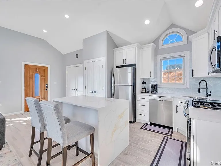68 Brookline Ave #UPPER — Photo 12