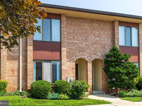 414 Stonybrook Dr #414, Norristown, PA 19403