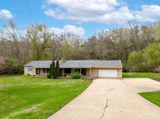 18378 Wells Ferry Rd, Bettendorf, IA 52722