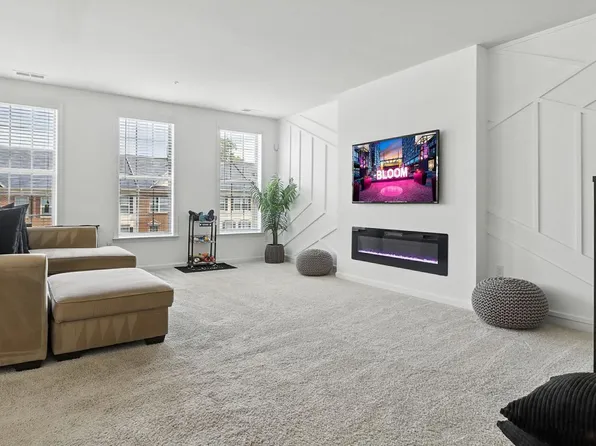 9405 Geaton Park Pl, Lanham, MD 20706