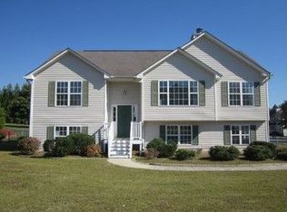 1550 Rose Pointe Dr, Loganville, GA 30052