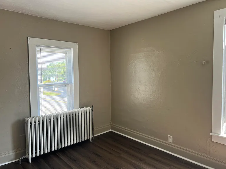 1023 Brusselles St — Photo 10