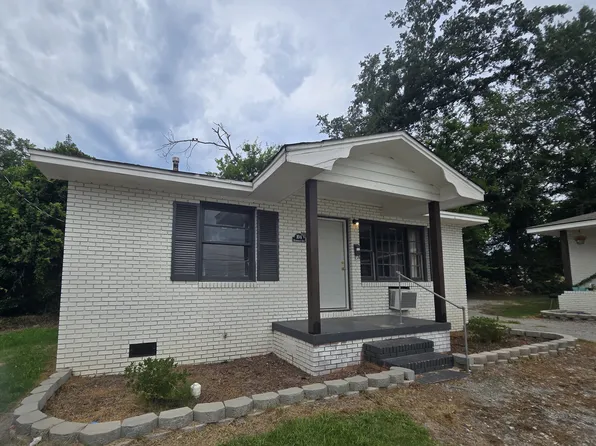 104 Merriman Ave, Greenwood, SC 29646
