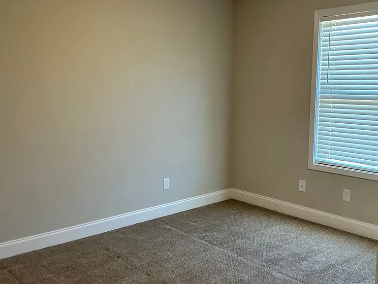 113 Darby Dr — Photo 16