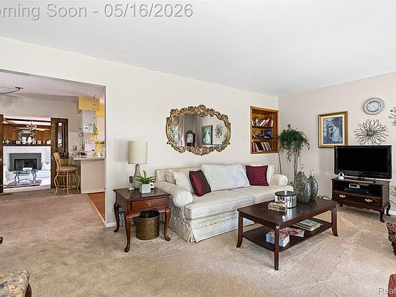 5th image of 1424 W Judd Rd
