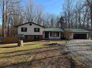 798 Art Gallery Rd, Bedford, IN 47421