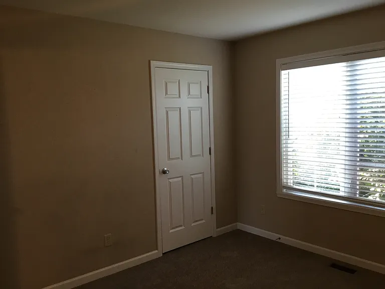 6328 Sunnybrook Ln — Photo 13