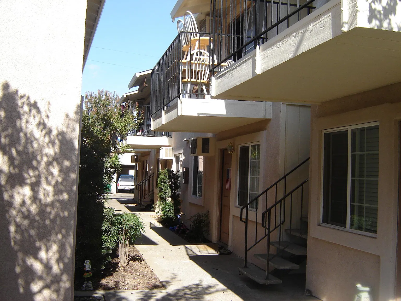 1 bed, 725 sqft, $1,350 — Photo 2