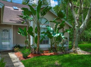 5820 Red Cedar Ln, Tampa, FL 33625