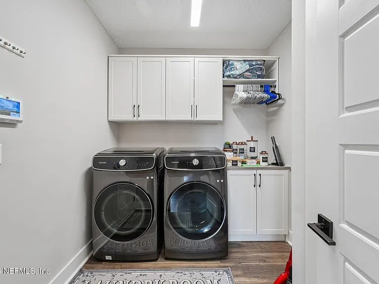 10223 Silverbrook Trl — Photo 23
