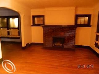 2nd image of 4275 Waverly St