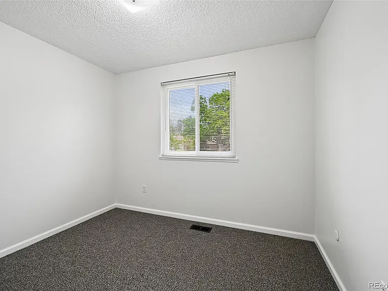 15140 E Columbia Dr — Photo 14