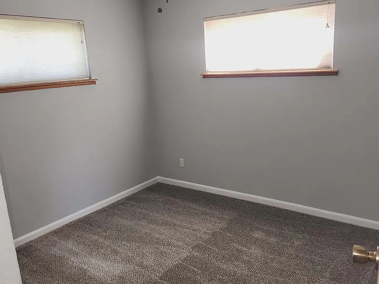 1420 Eppinger Blvd — Photo 5
