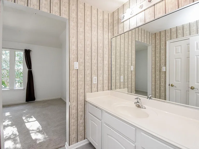 2719 Mossy Log Ct — Photo 42
