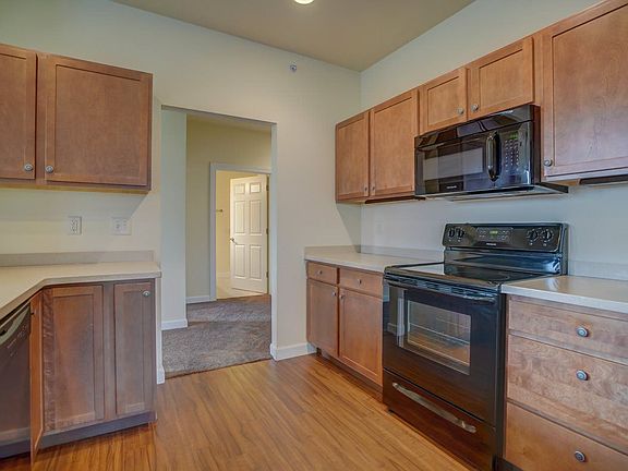 3rd image of 1117 Hamilton St Unit 204