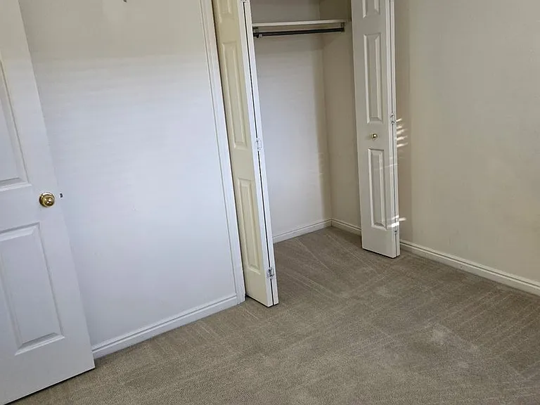 689 N 340 W — Photo 13