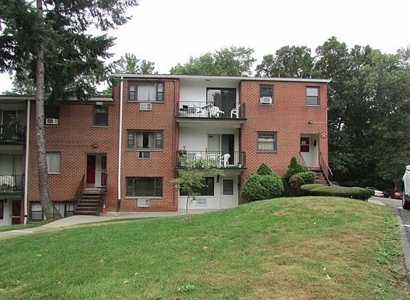 2nd image of 26 Fieldstone Dr APT 1A