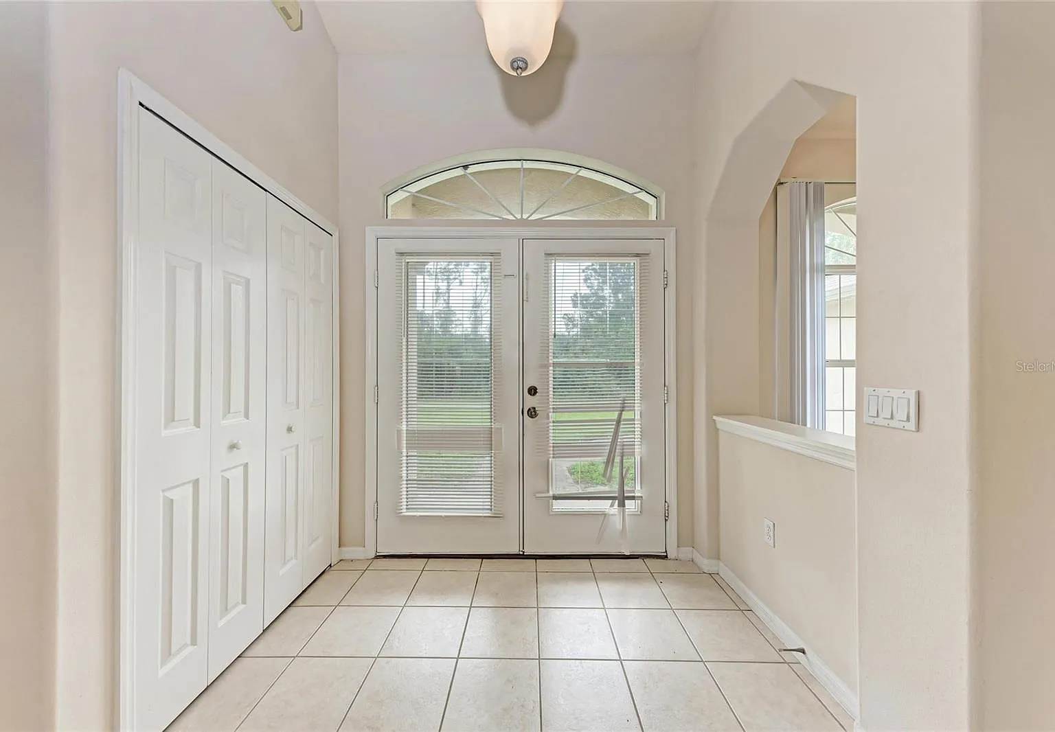 3 bed, 1841 sqft, $1,990 — Photo 2