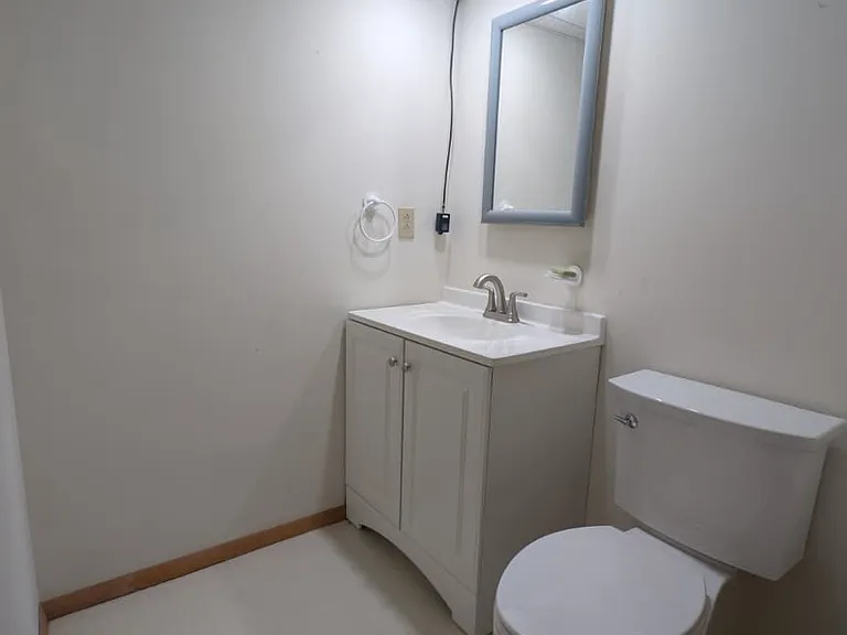 510 Emann Dr — Photo 10
