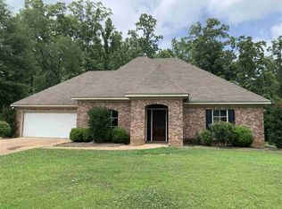 761 Forest Woods Dr, Byram, MS 39272