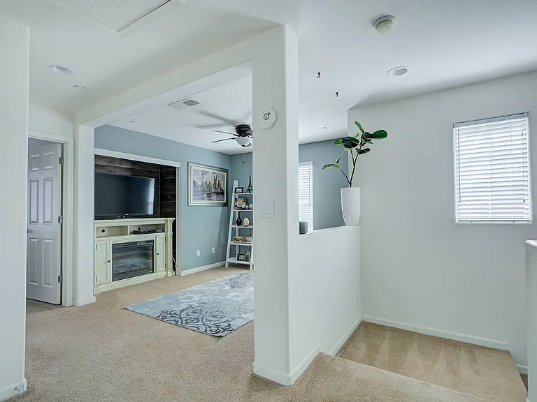905 Equinox Loop — Photo 14