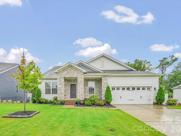 172 Caversham Dr, Mooresville, NC 28115