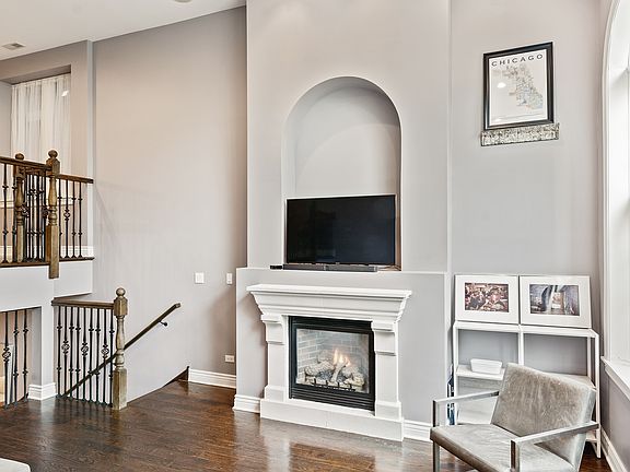 4th image of 4152 N Elston Ave #G2