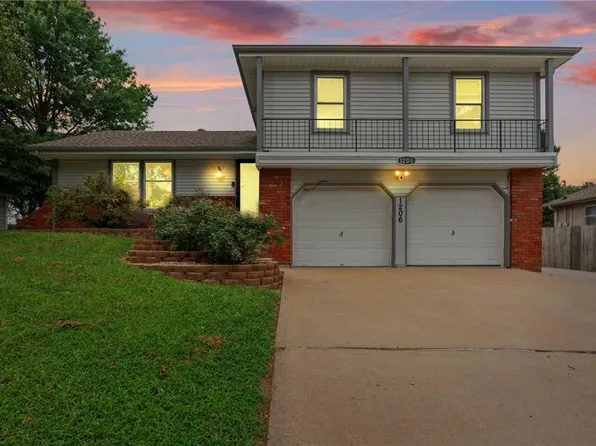 1206 NE 81st Ter, Kansas City, MO 64118