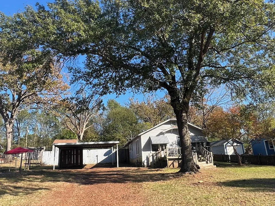 1824 Gish Ln