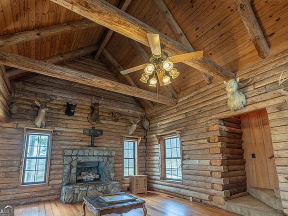 4th image of 3721 Mason Creek Rd