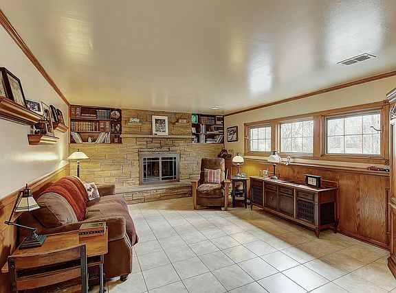 5th image of 157 N Cady Dr