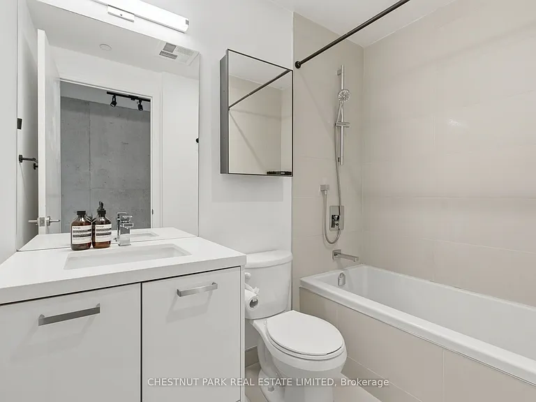 608 Richmond St W #719 — Photo 22