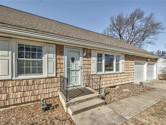 3rd image of 9010 Western Hills Dr