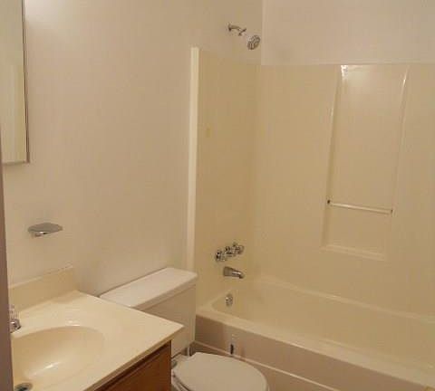 3rd image of 909 Avenue J