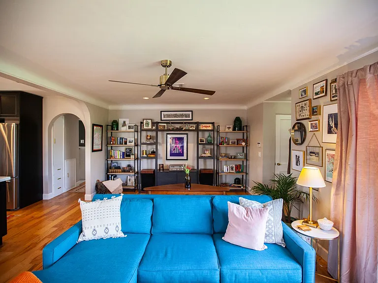 833 W Earll Dr — Photo 18