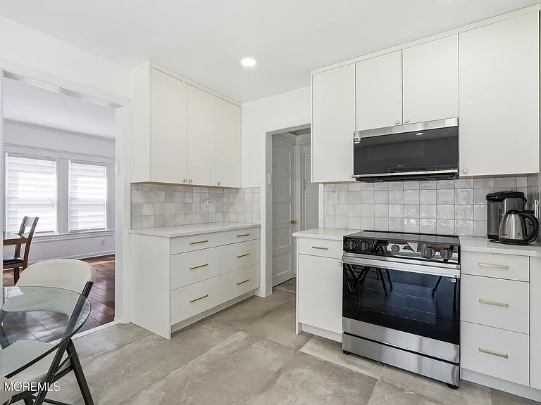 74 Poplar Ave — Photo 12
