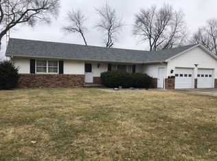 512 E Water St, Farmer City, IL 61842