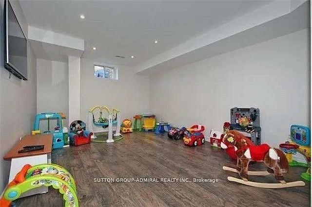 52 Tivoli Ct — Photo 17