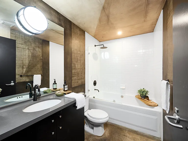 1855 Industrial St #421 — Photo 33