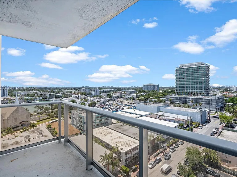 401 69th St #Penthouse 101 — Photo 14