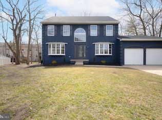 6 Clements Hand Ct, Sicklerville, NJ 08081