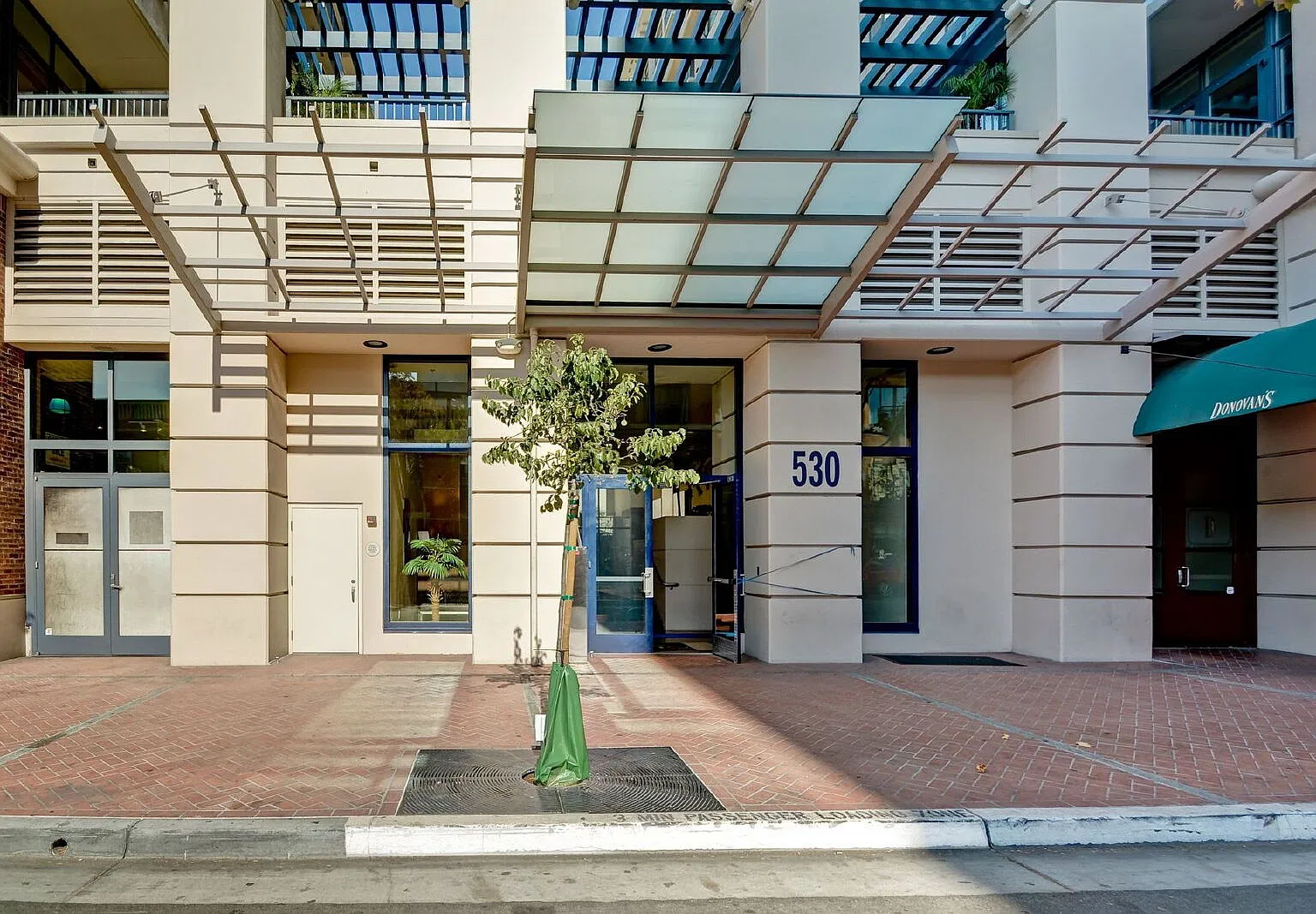 2 bed, 1.0 bath, 811 sqft, $2,800 — Photo 4