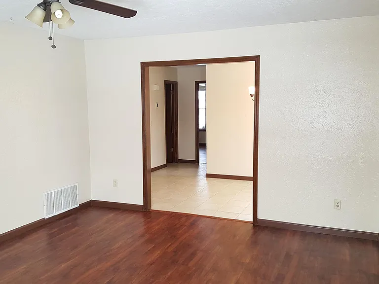217 Barrett Pl — Photo 10