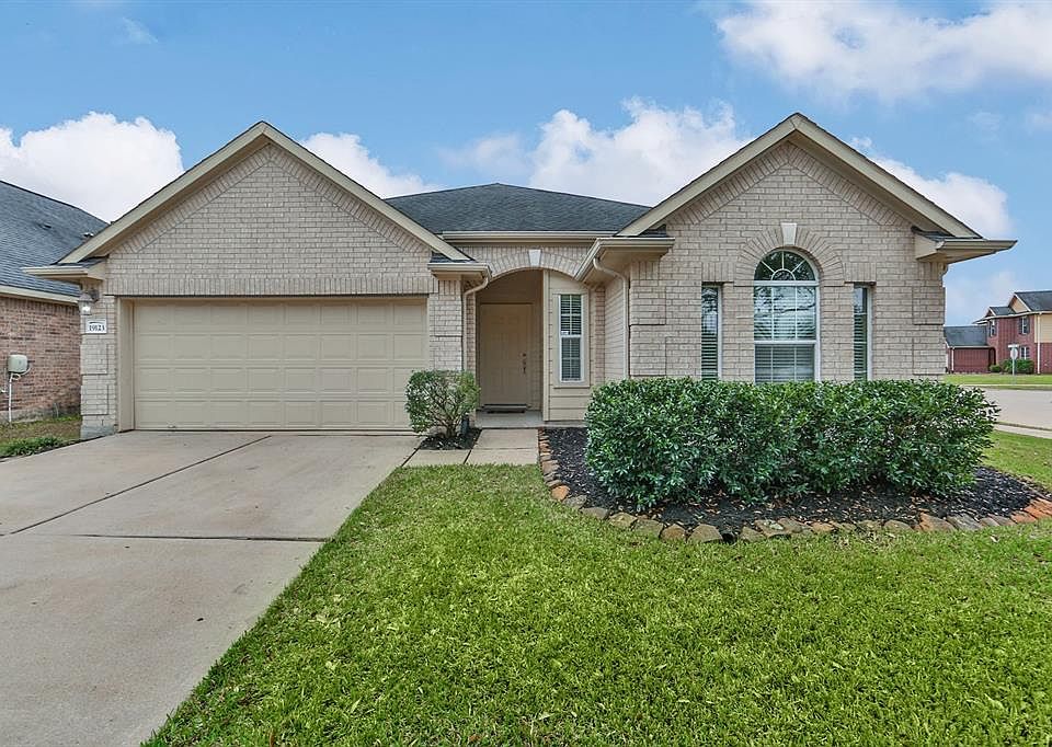 1st image of 19123 Canyon Ferry Ln