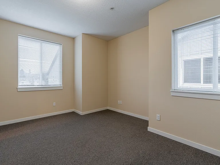 4x2.5 Bedroom.